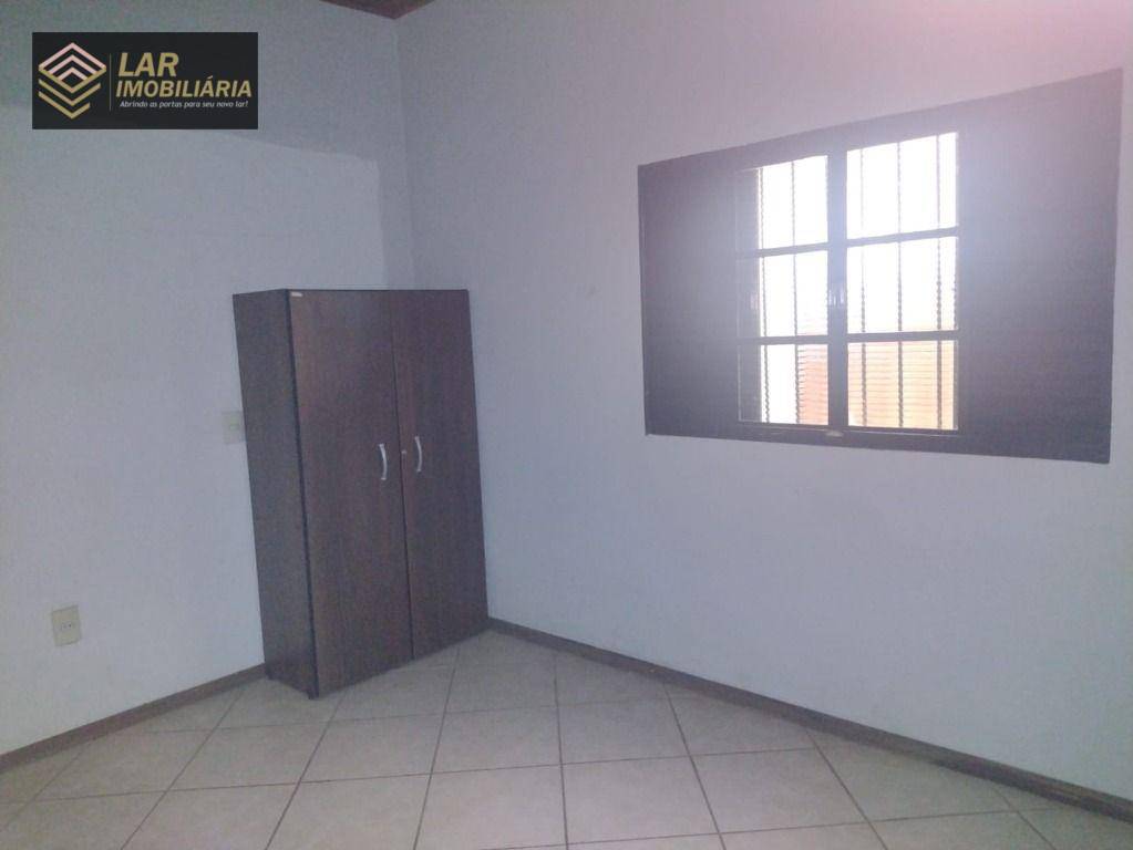 Casa para alugar com 3 quartos, 170m² - Foto 9