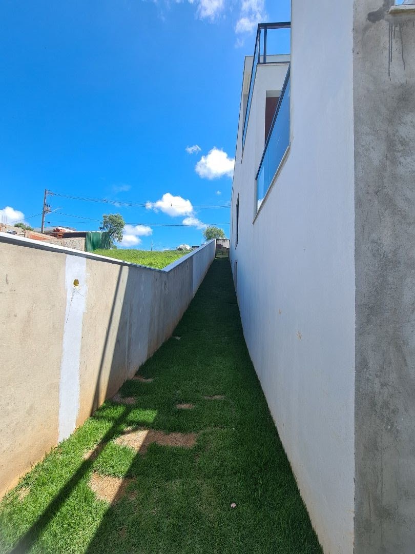 Casa de Condomínio à venda com 4 quartos, 330m² - Foto 31