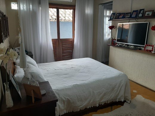 Casa à venda com 4 quartos, 70m² - Foto 7