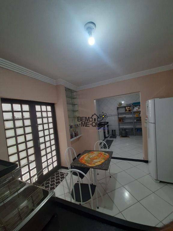 Sobrado à venda com 3 quartos, 200m² - Foto 14