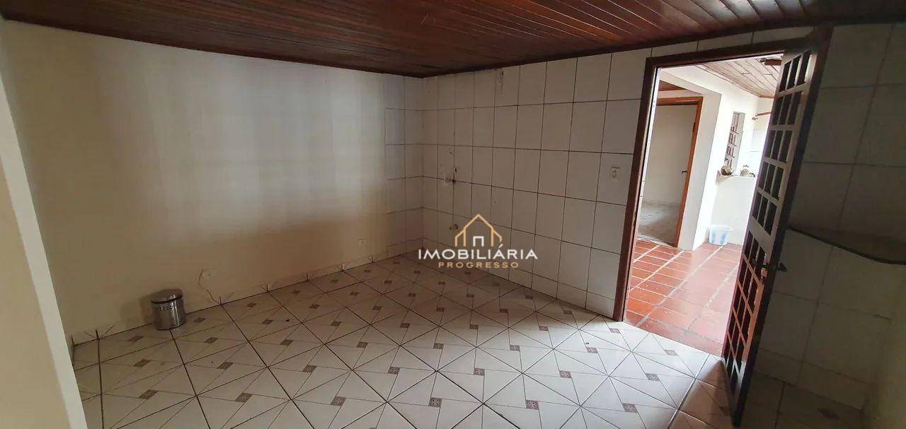 Casa à venda com 2 quartos, 200m² - Foto 11