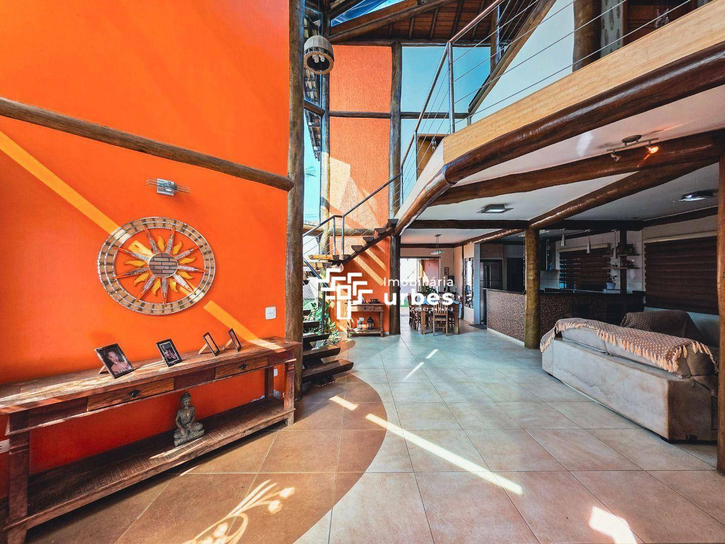 Casa, 3 quartos, 221 m² - Foto 2