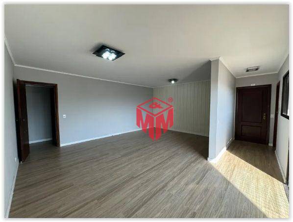 Apartamento à venda com 3 quartos, 144m² - Foto 2