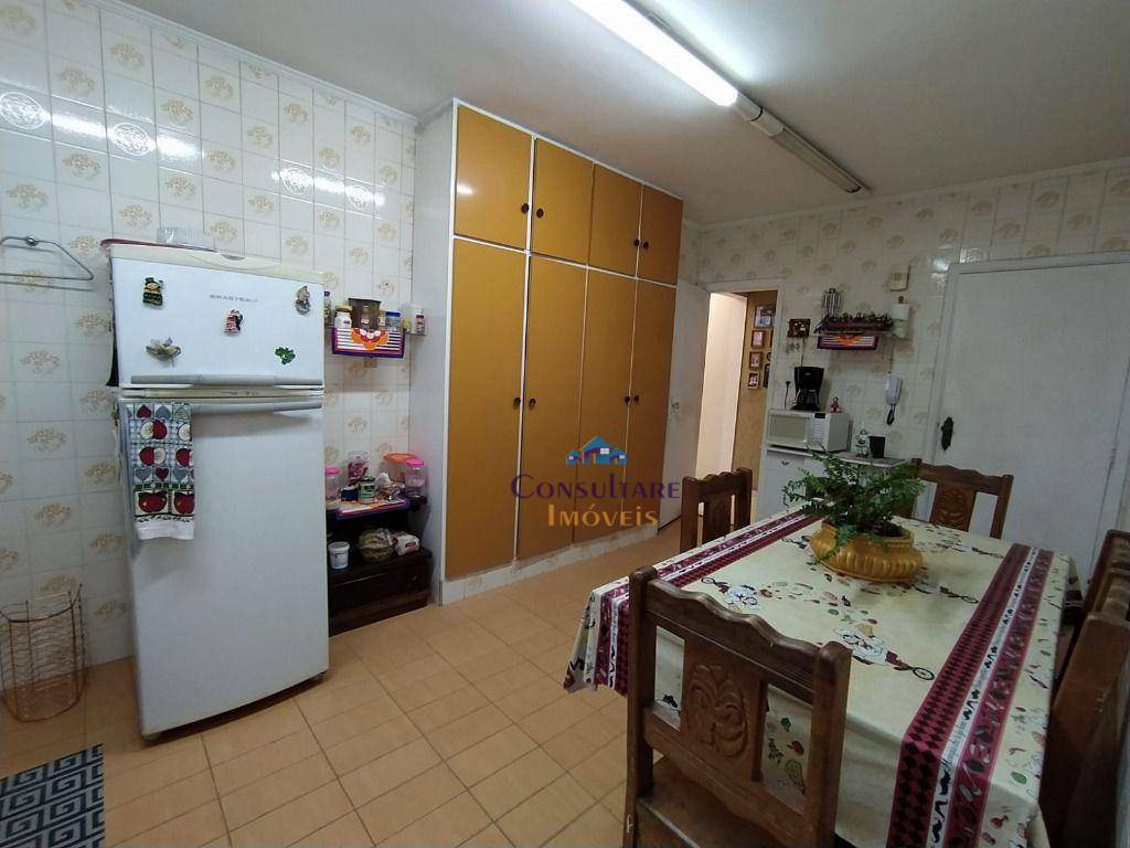 Apartamento à venda com 3 quartos, 170m² - Foto 24