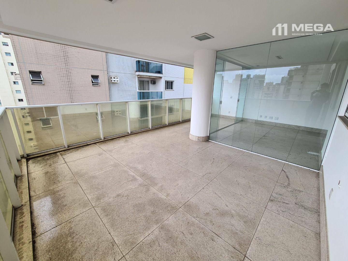 Apartamento à venda com 4 quartos, 141m² - Foto 2