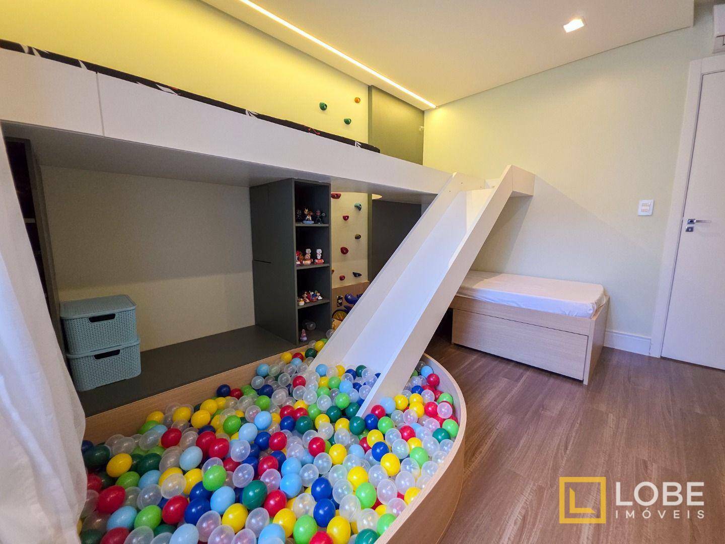 Casa à venda com 3 quartos, 330m² - Foto 22