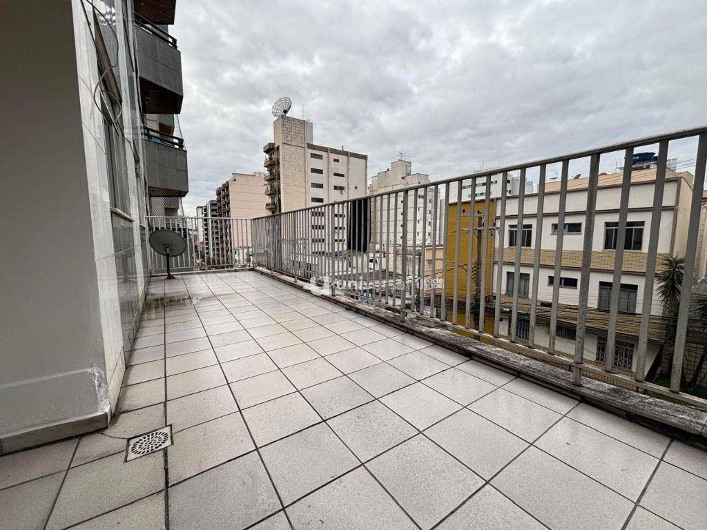 Apartamento para alugar com 2 quartos, 75m² - Foto 4