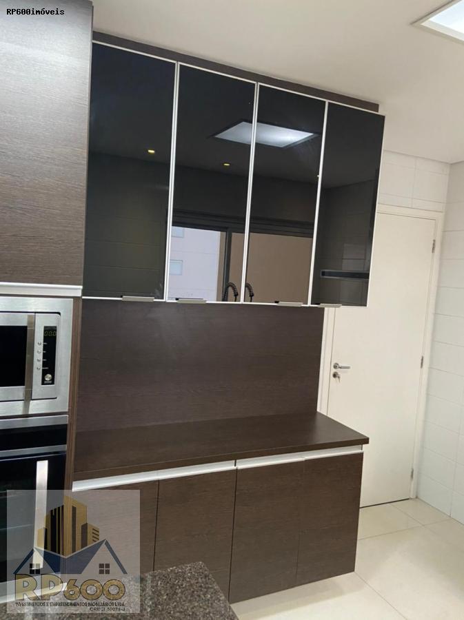 Apartamento à venda com 3 quartos, 158m² - Foto 13