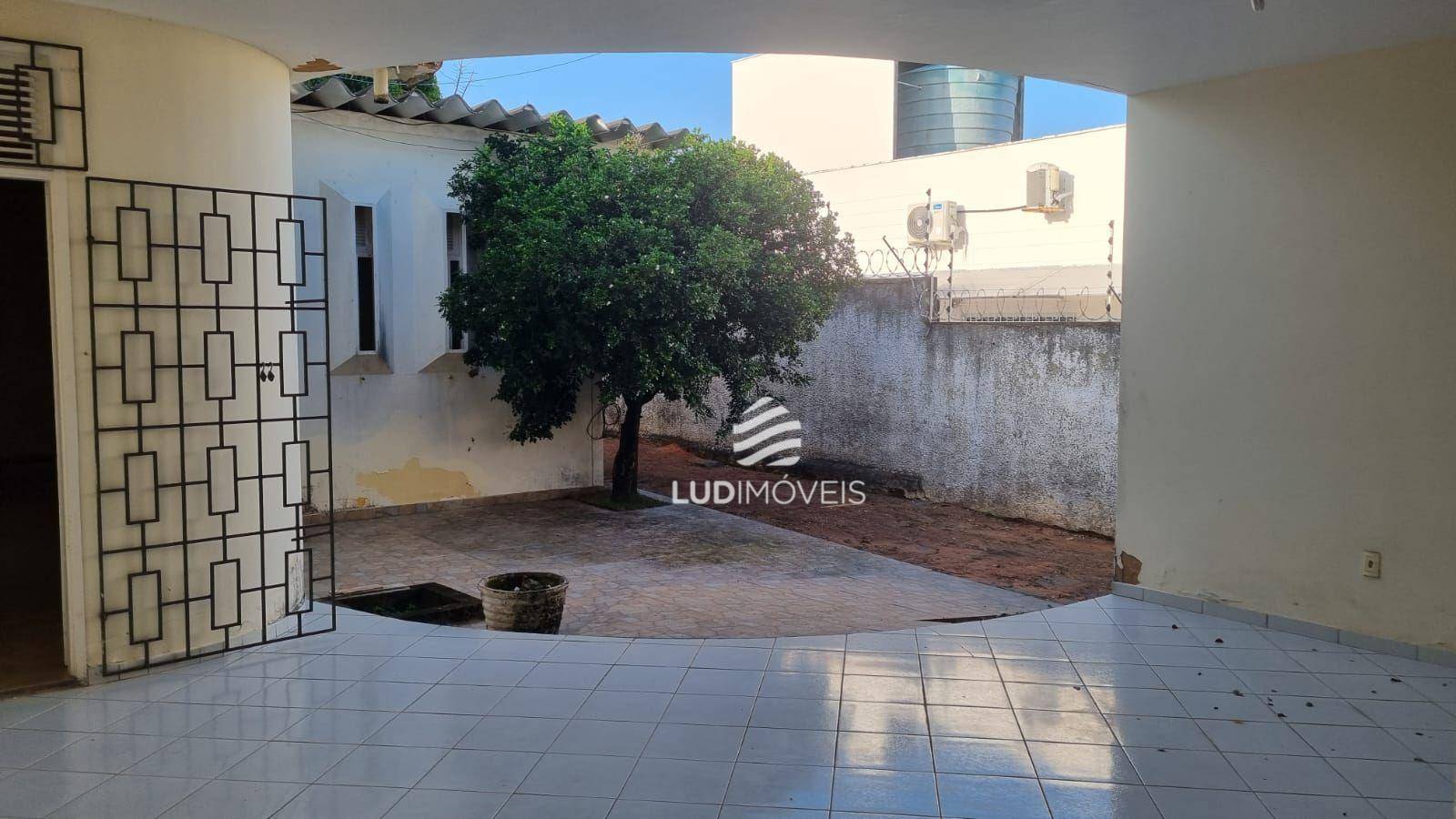 Casa à venda com 4 quartos, 244m² - Foto 15