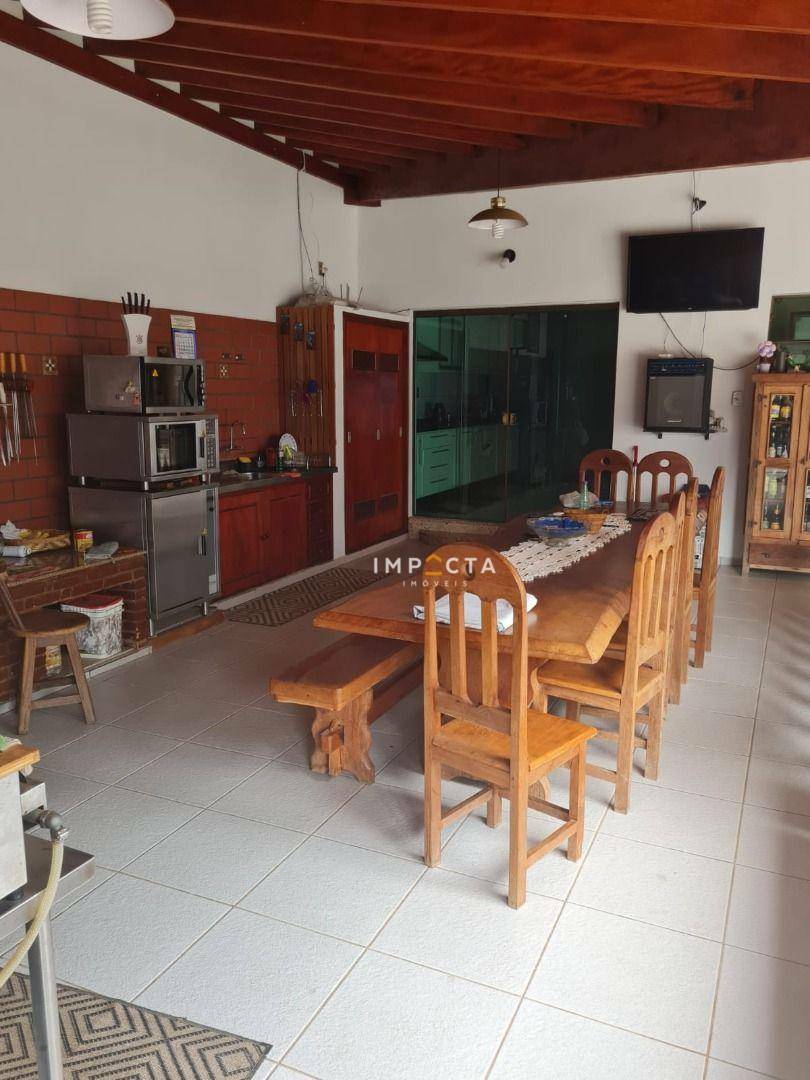 Casa à venda com 2 quartos, 211m² - Foto 4