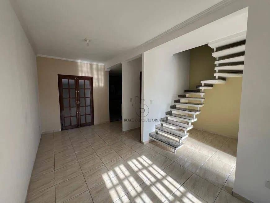 Sobrado à venda com 3 quartos, 125m² - Foto 1