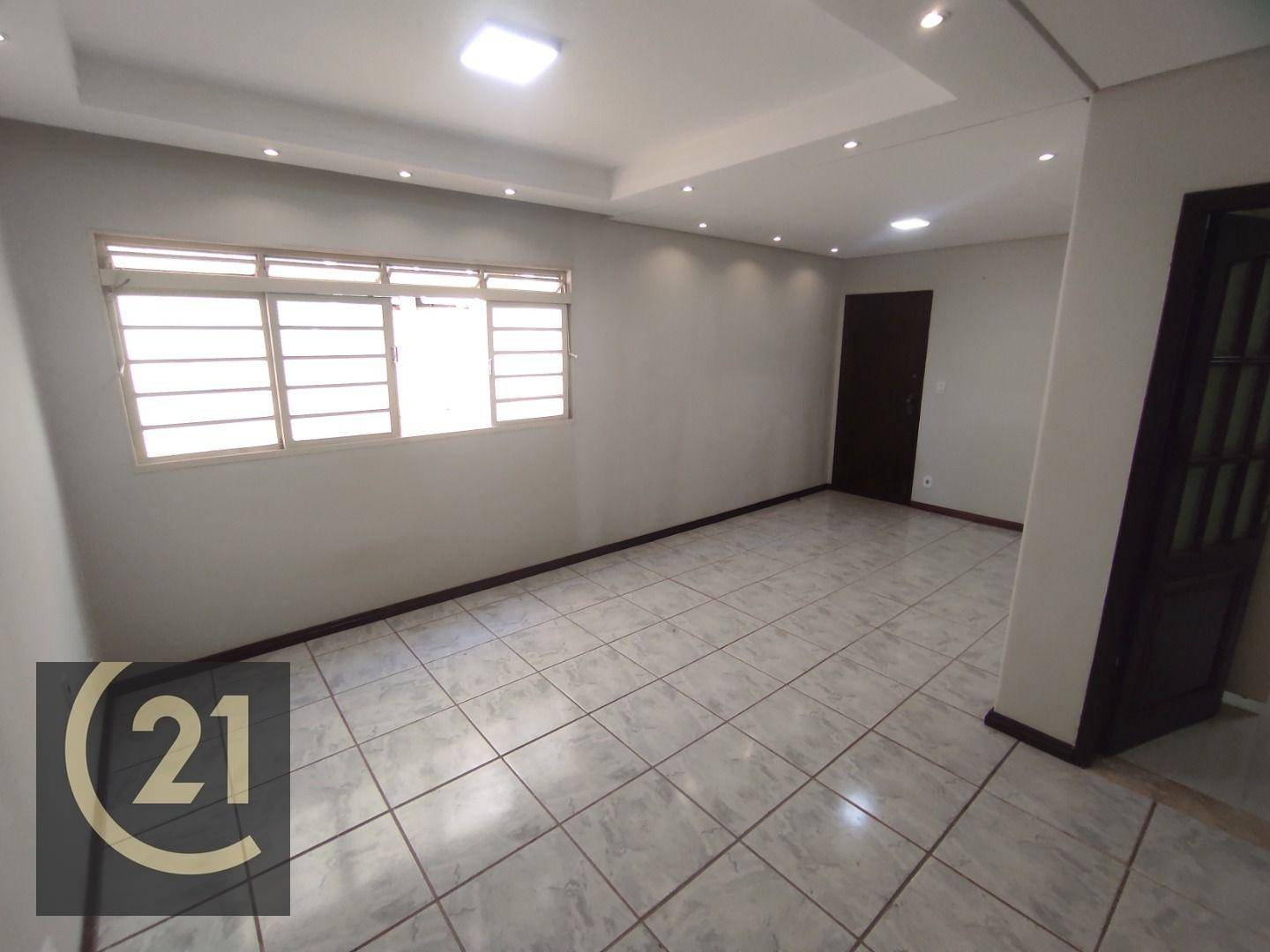 Apartamento à venda com 3 quartos, 116m² - Foto 1