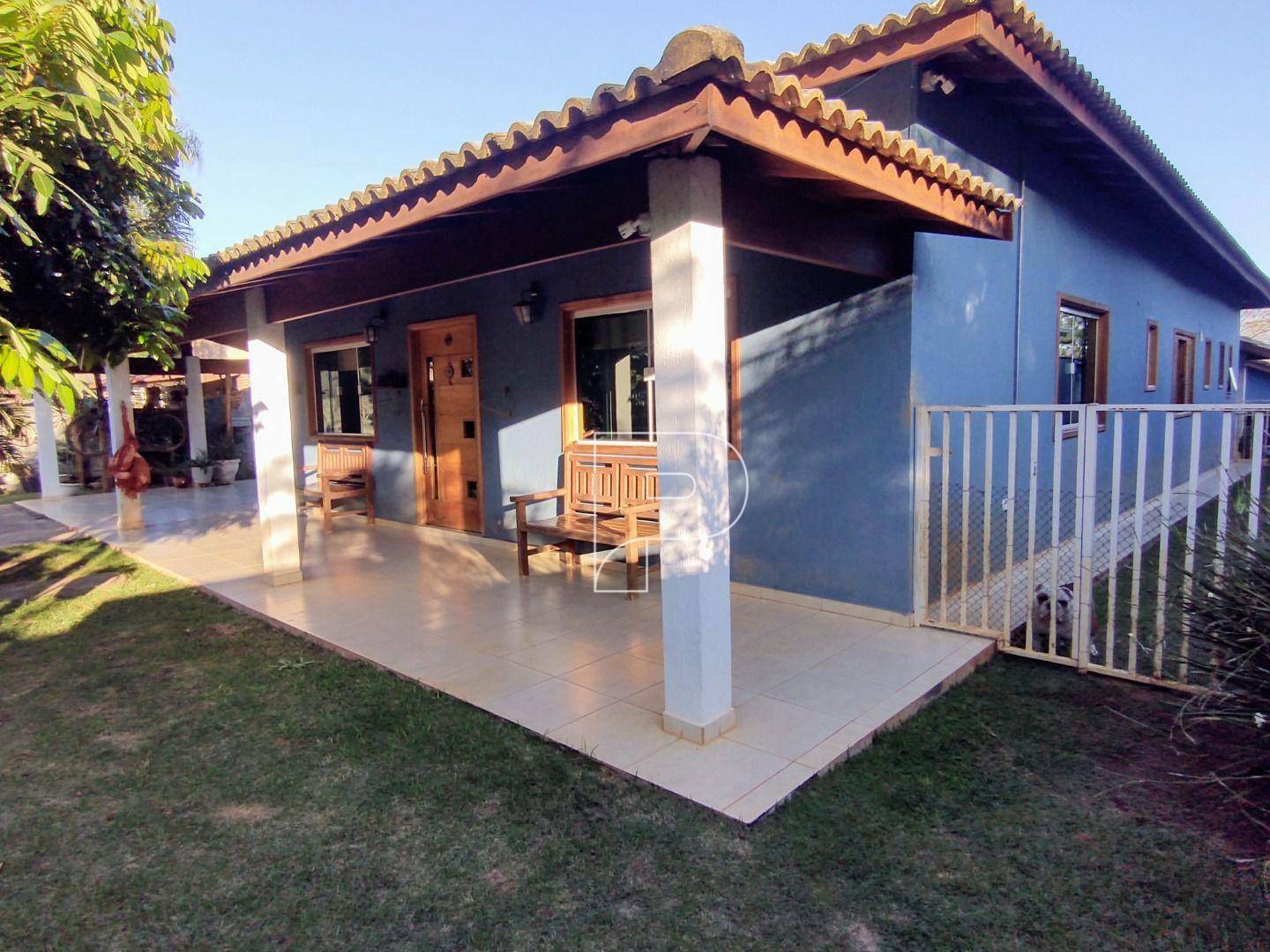 Casa de Condomínio à venda com 3 quartos, 252m² - Foto 1