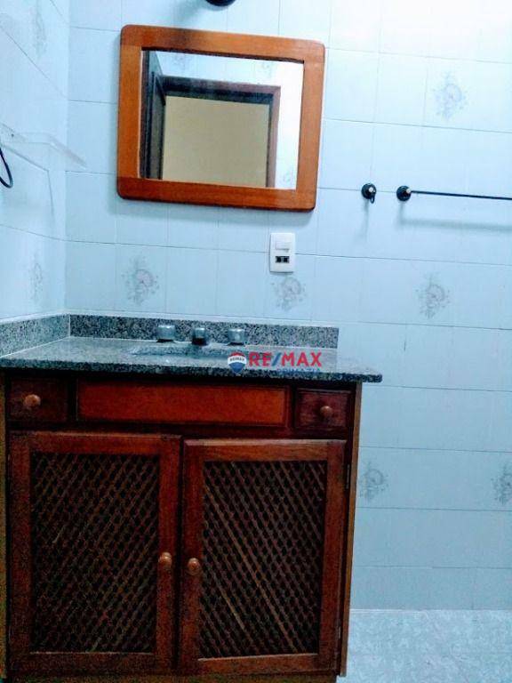 Casa à venda com 4 quartos, 240m² - Foto 27