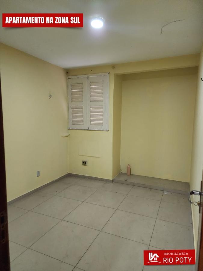 Apartamento à venda com 3 quartos, 93m² - Foto 4