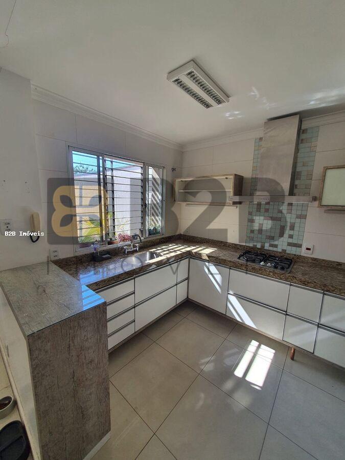 Casa à venda com 5 quartos, 158m² - Foto 12