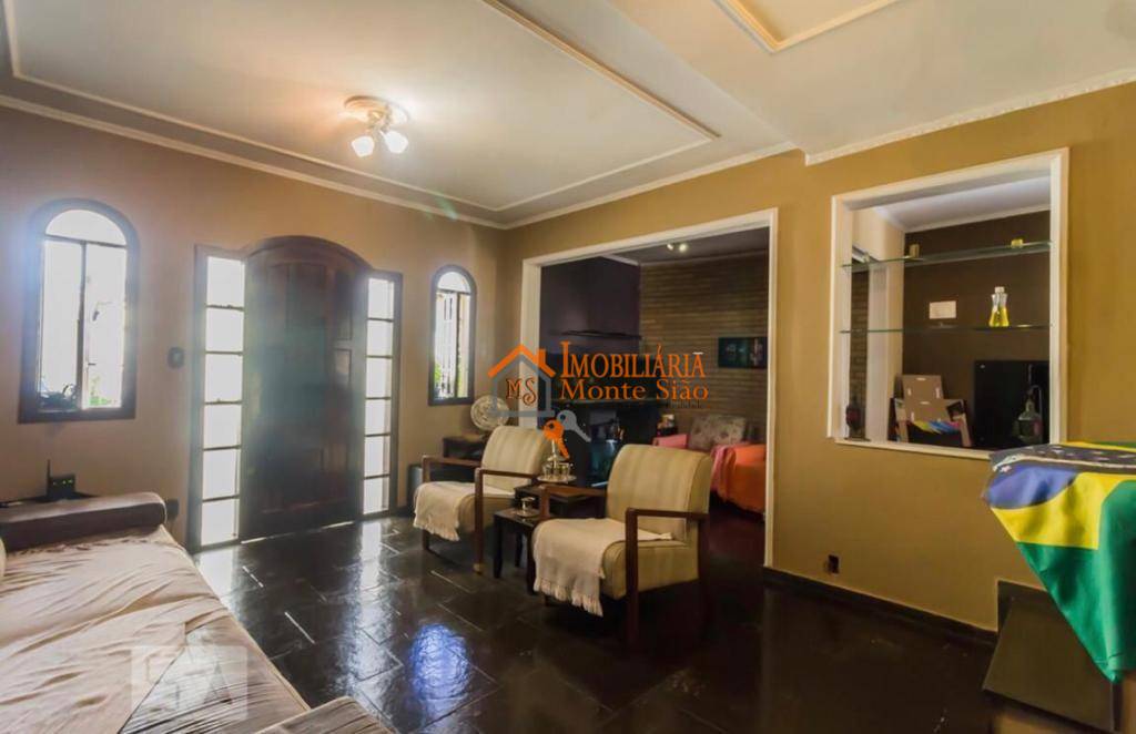 Sobrado à venda com 4 quartos, 325m² - Foto 1