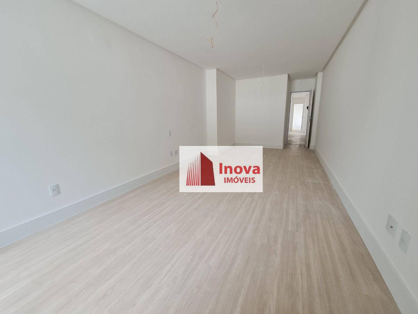 Apartamento à venda com 4 quartos, 225m² - Foto 19