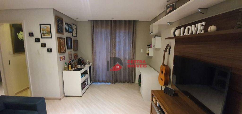 Apartamento à venda com 2 quartos, 70m² - Foto 2