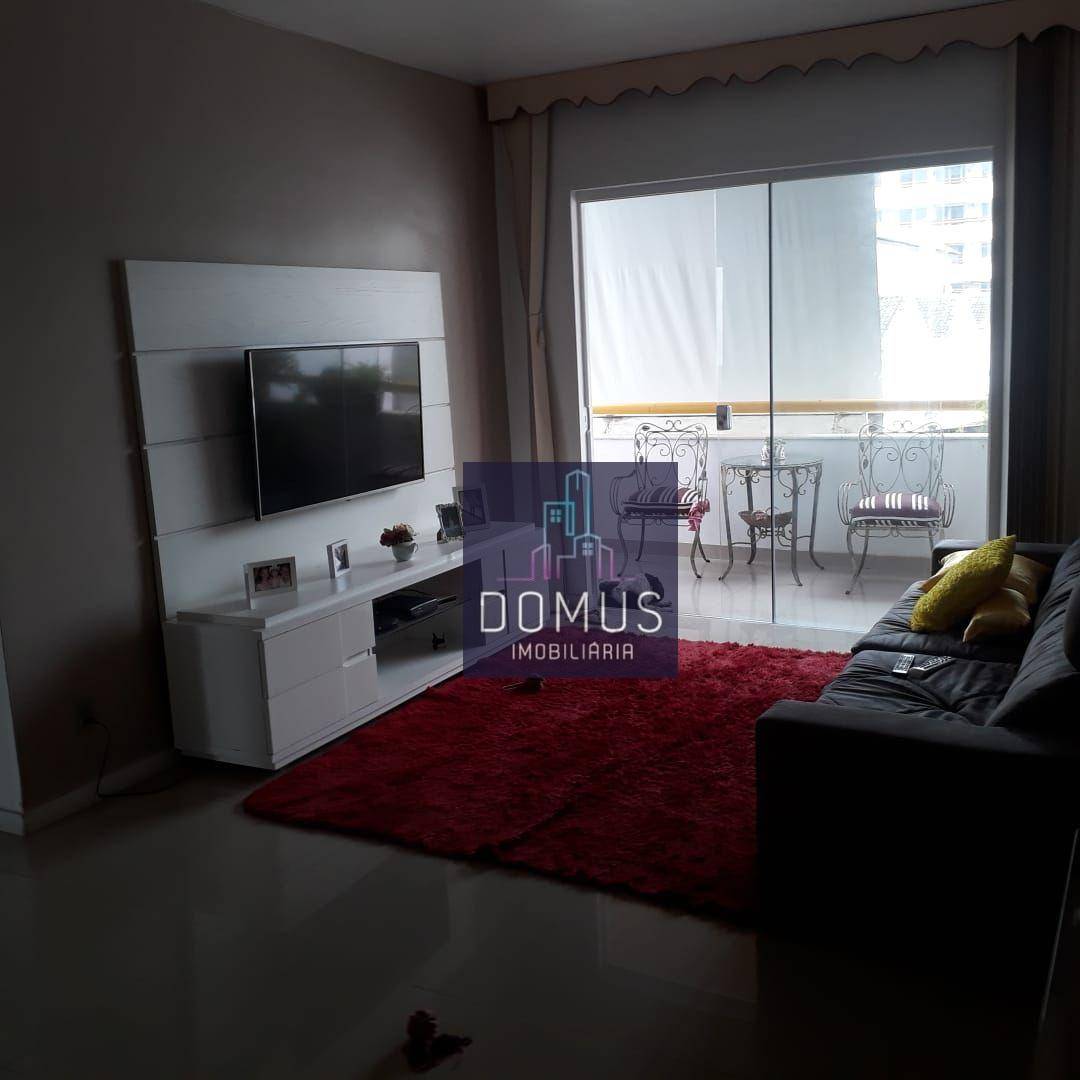 Apartamento à venda com 2 quartos, 70m² - Foto 1