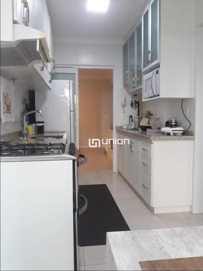 Apartamento à venda com 3 quartos, 131m² - Foto 8