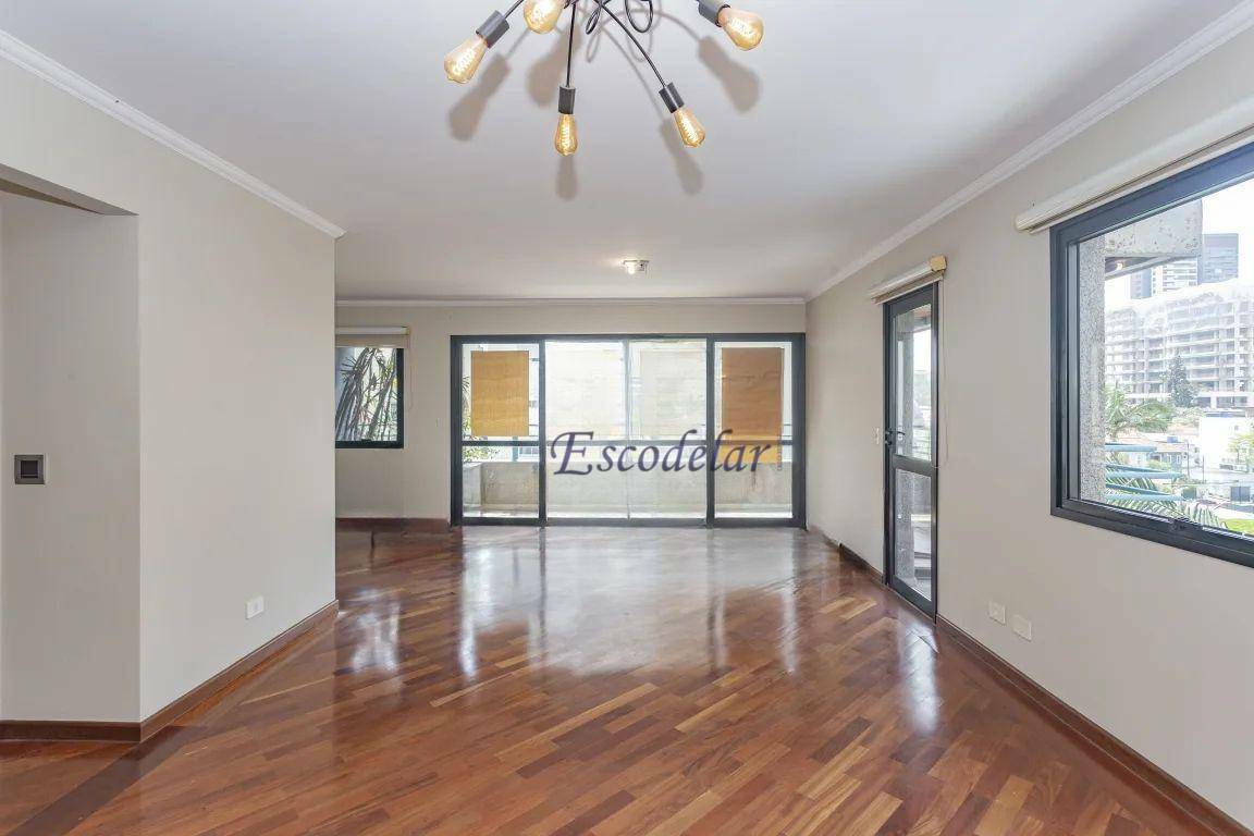 Apartamento à venda com 3 quartos, 136m² - Foto 1