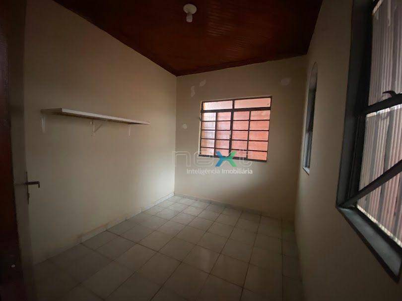 Casa à venda com 4 quartos, 136m² - Foto 4