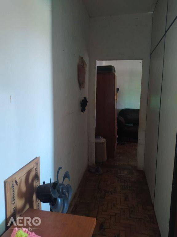Casa à venda com 2 quartos, 90m² - Foto 5
