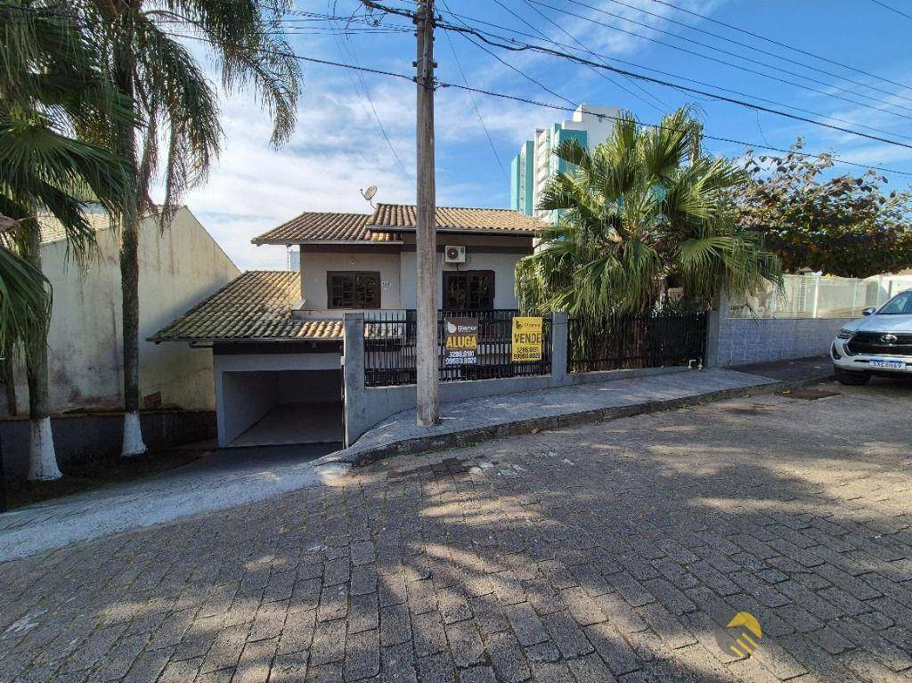 Casa à venda e aluguel com 3 quartos, 208m² - Foto 24