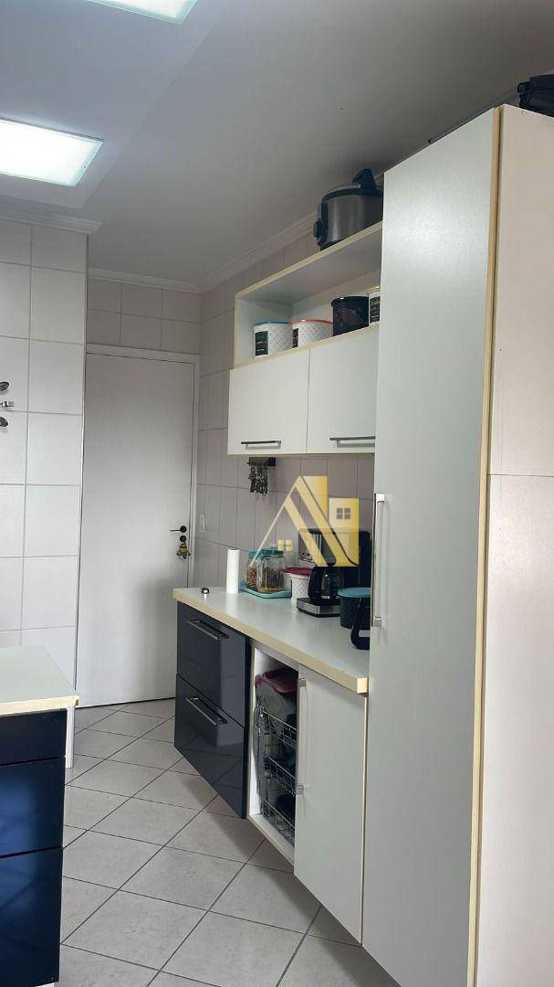 Apartamento à venda com 3 quartos, 144m² - Foto 4