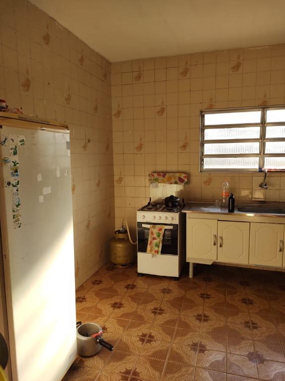 Sobrado à venda com 7 quartos, 200m² - Foto 2