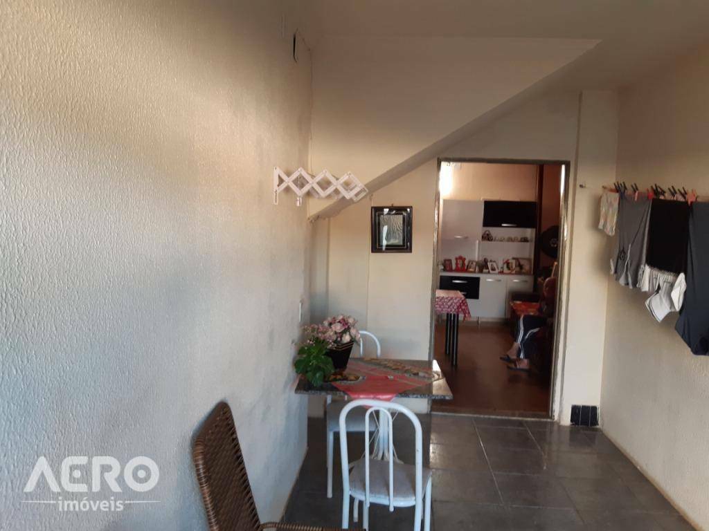 Casa à venda com 3 quartos, 297m² - Foto 20