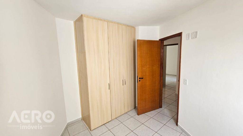 Apartamento para alugar com 3 quartos, 74m² - Foto 12