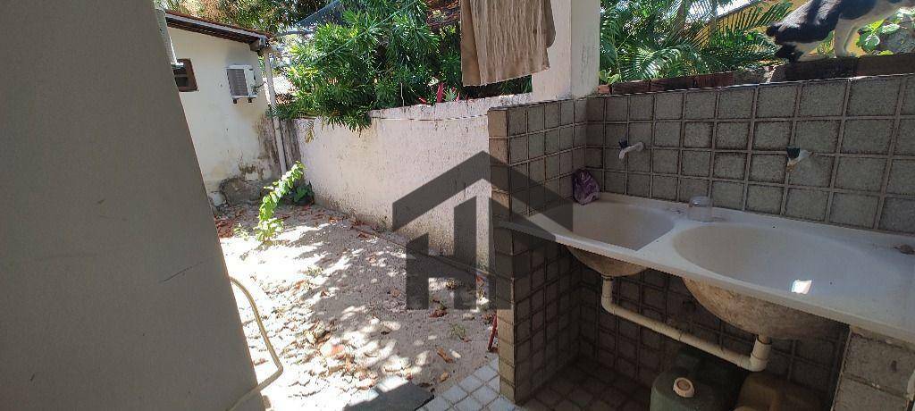 Casa para alugar com 4 quartos, 263m² - Foto 9