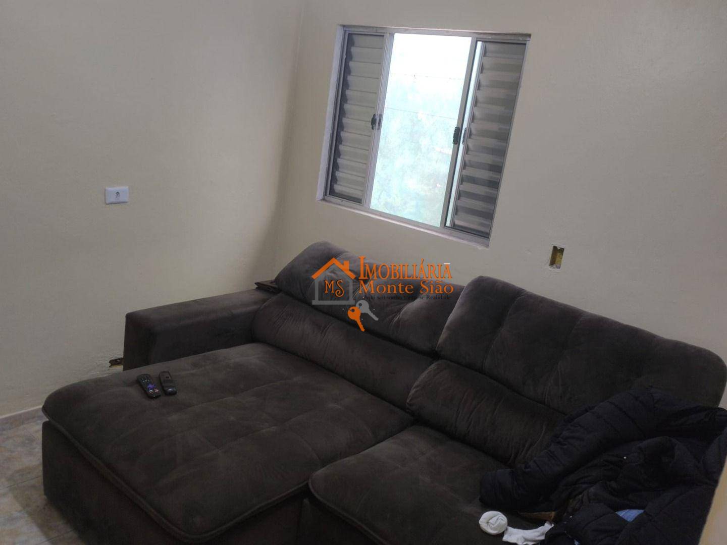 Casa à venda com 2 quartos, 80m² - Foto 2