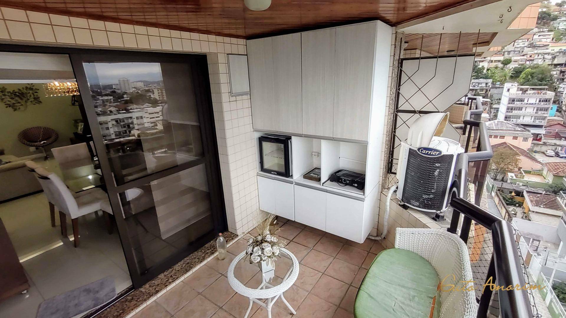 Apartamento à venda com 3 quartos, 167m² - Foto 1