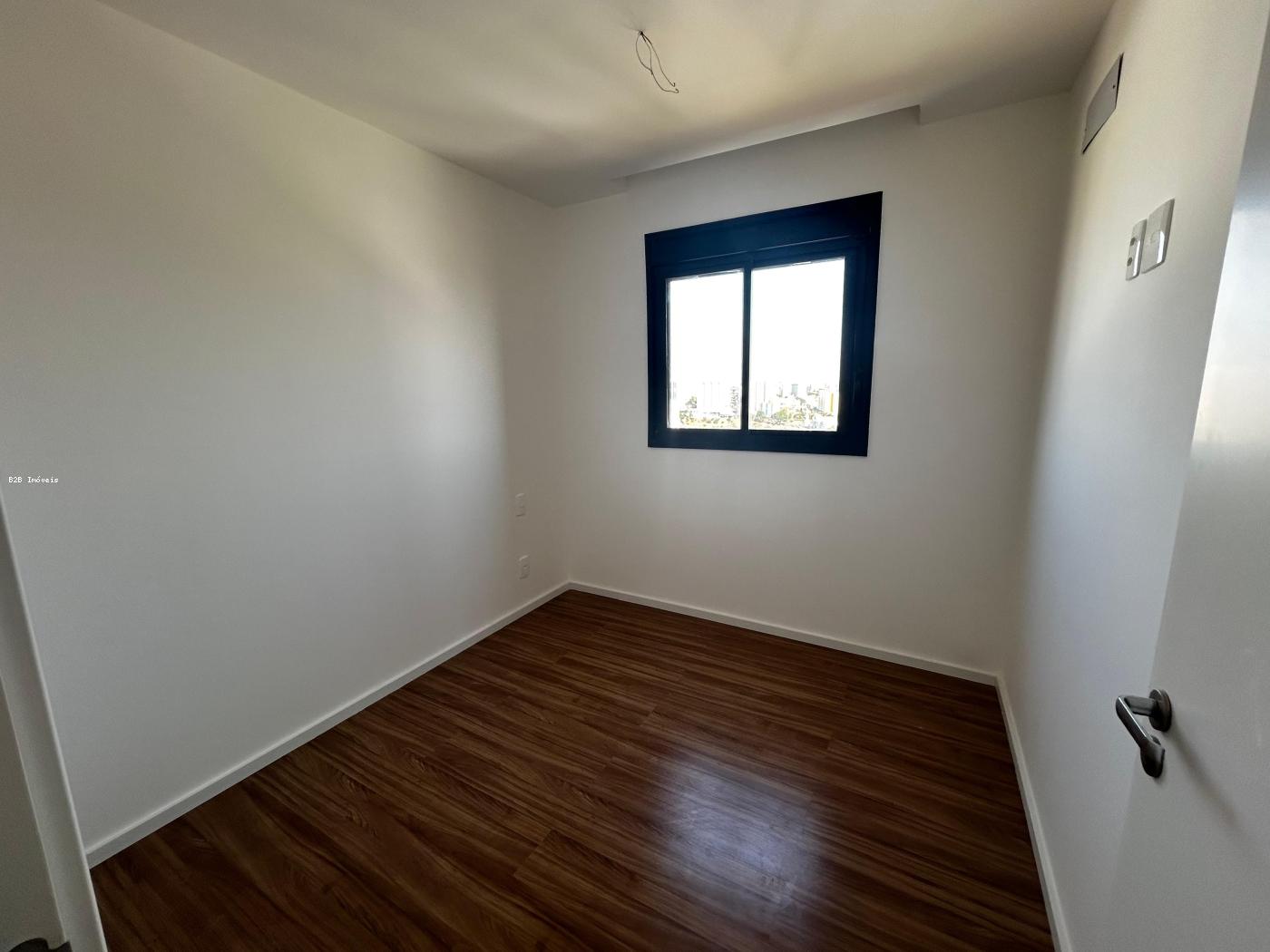 Apartamento à venda com 3 quartos, 76m² - Foto 7