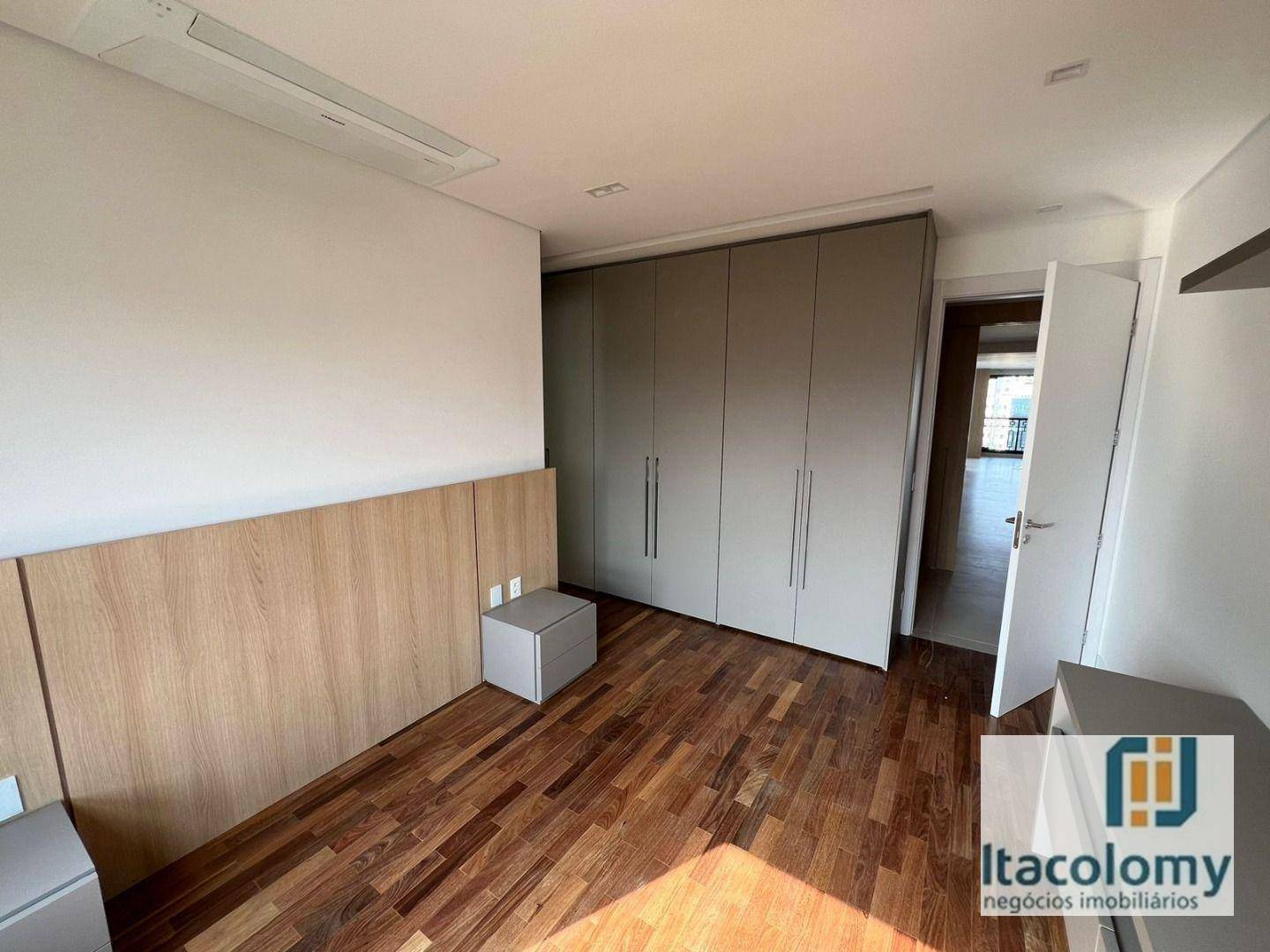 Apartamento à venda com 3 quartos, 412m² - Foto 9