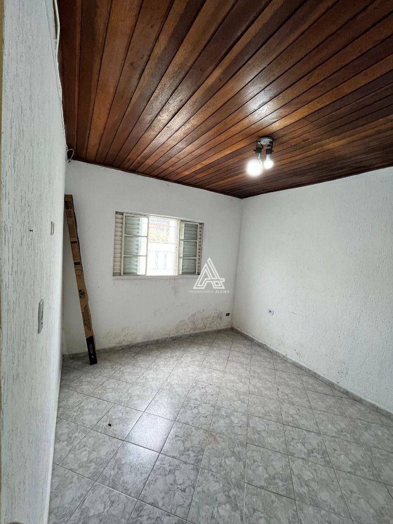 Casa para alugar com 3 quartos, 70m² - Foto 30