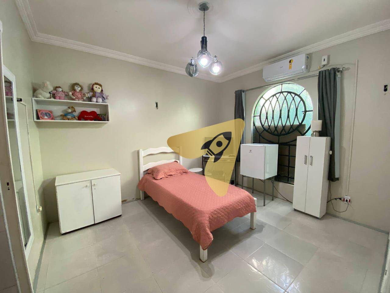 Casa de Condomínio à venda com 4 quartos, 300m² - Foto 13