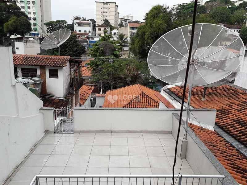 Casa à venda com 3 quartos, 380m² - Foto 5