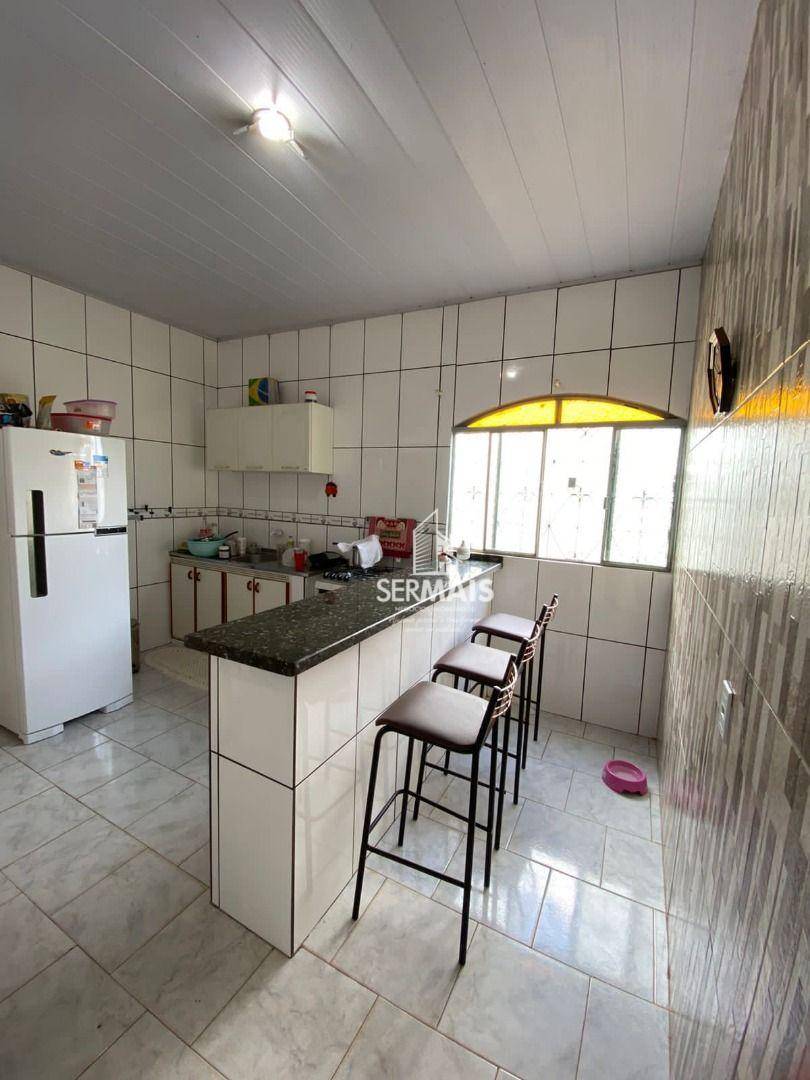 Casa à venda com 4 quartos, 250m² - Foto 10