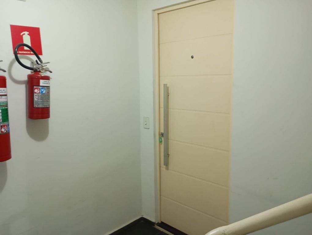 Apartamento à venda com 3 quartos, 62m² - Foto 3