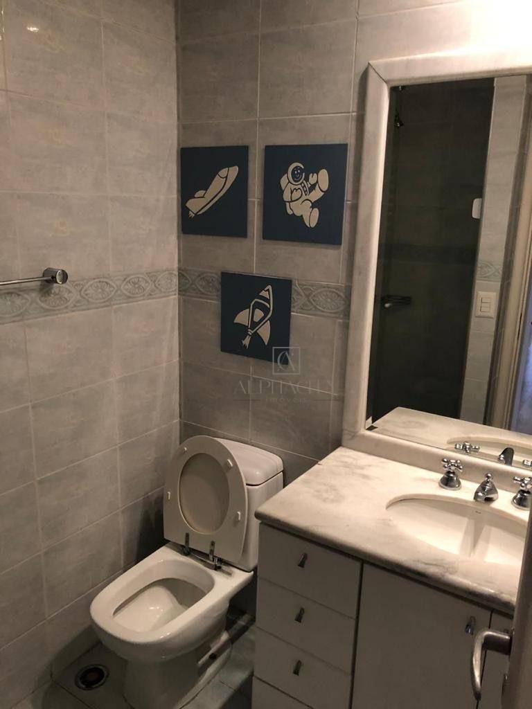 Apartamento para alugar com 4 quartos, 210m² - Foto 18