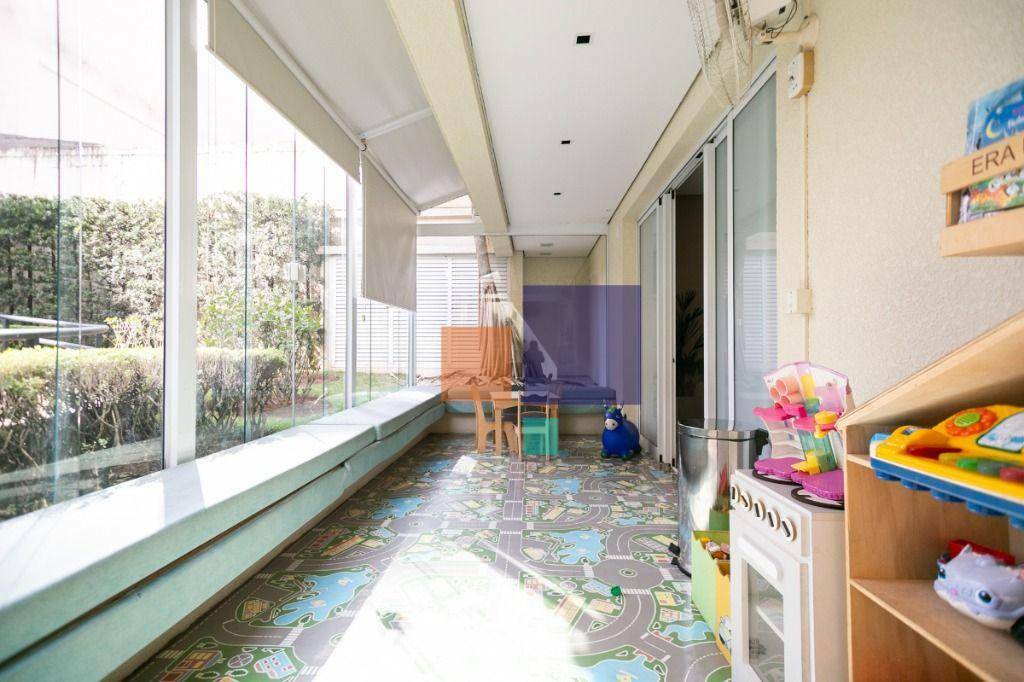 Apartamento para alugar com 4 quartos, 240m² - Foto 14