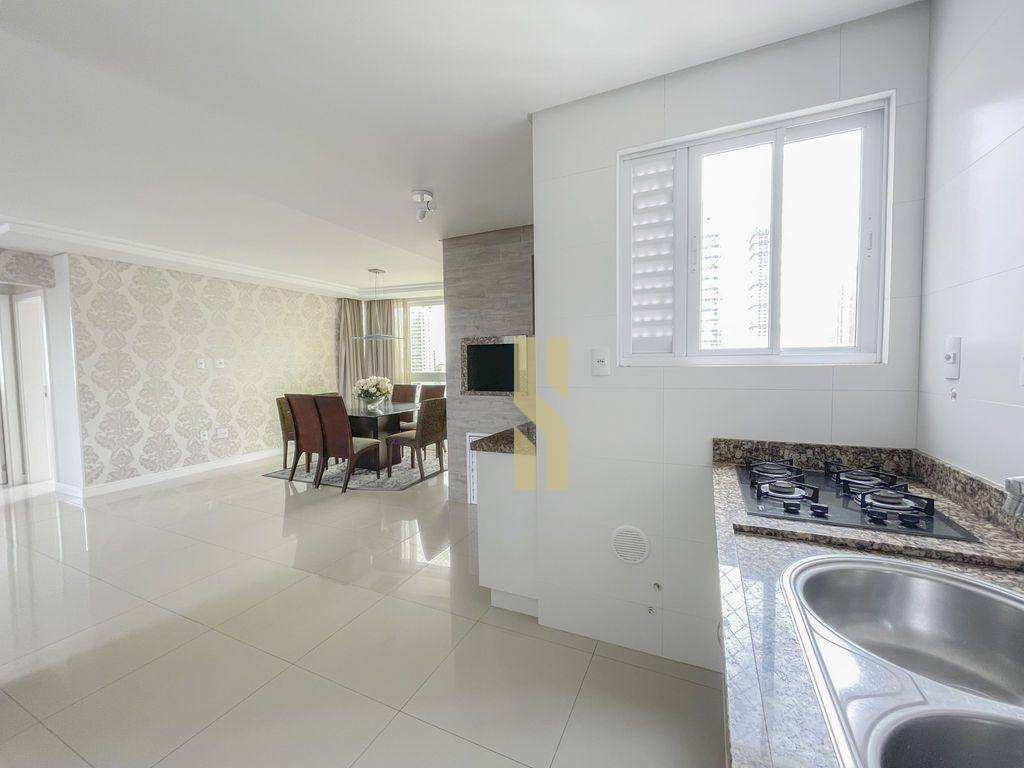 Apartamento à venda com 4 quartos, 140m² - Foto 9