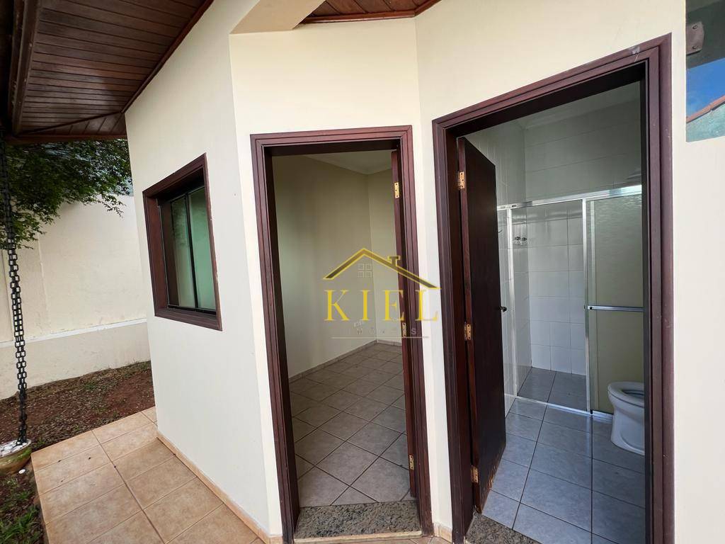 Casa à venda com 4 quartos, 225m² - Foto 9