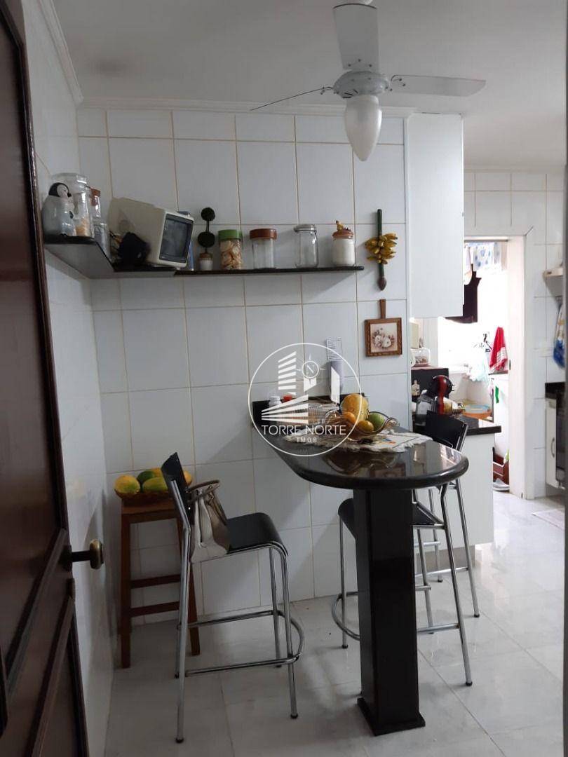 Apartamento à venda com 4 quartos, 160m² - Foto 18