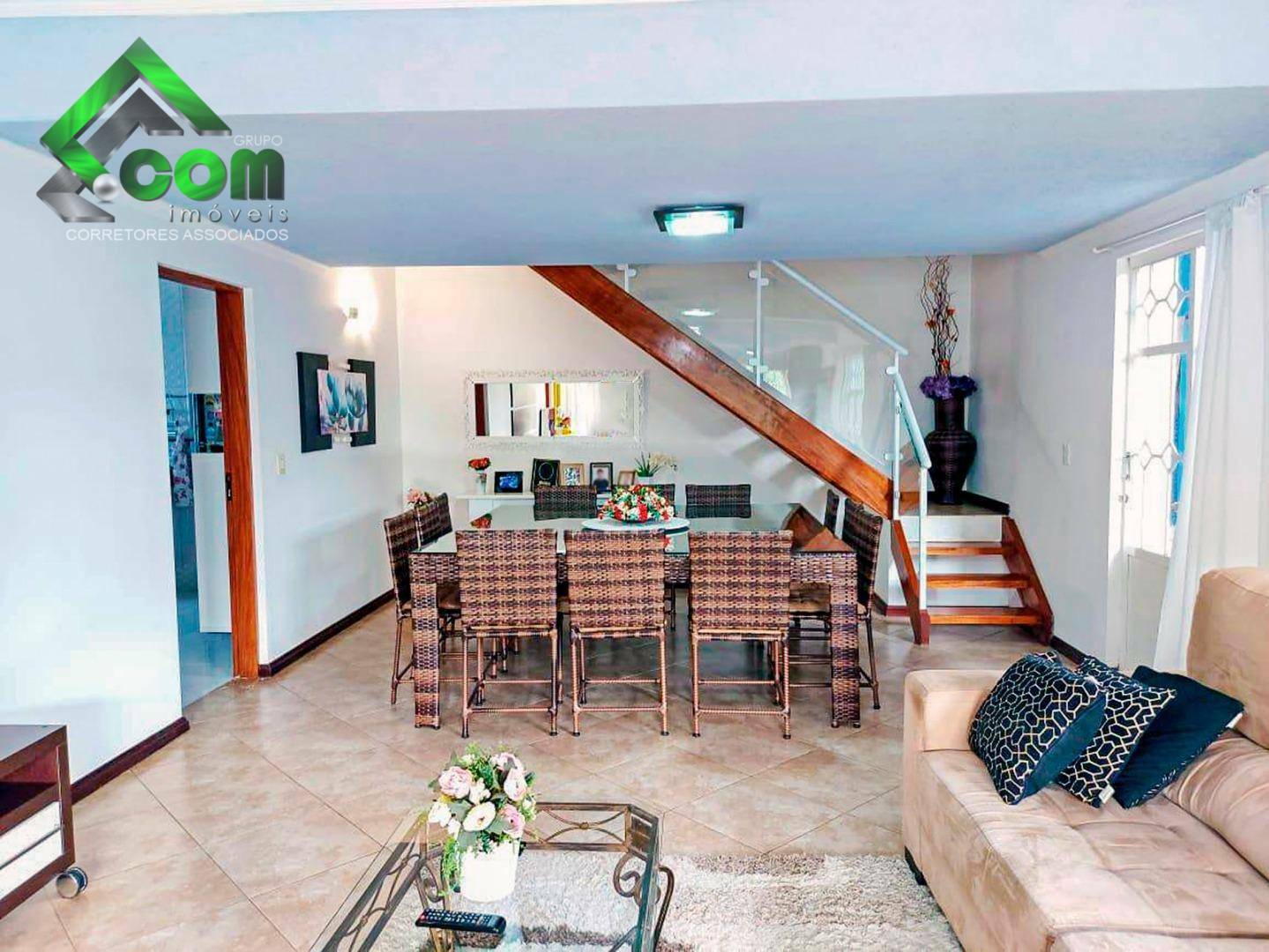 Casa à venda com 3 quartos, 240m² - Foto 4