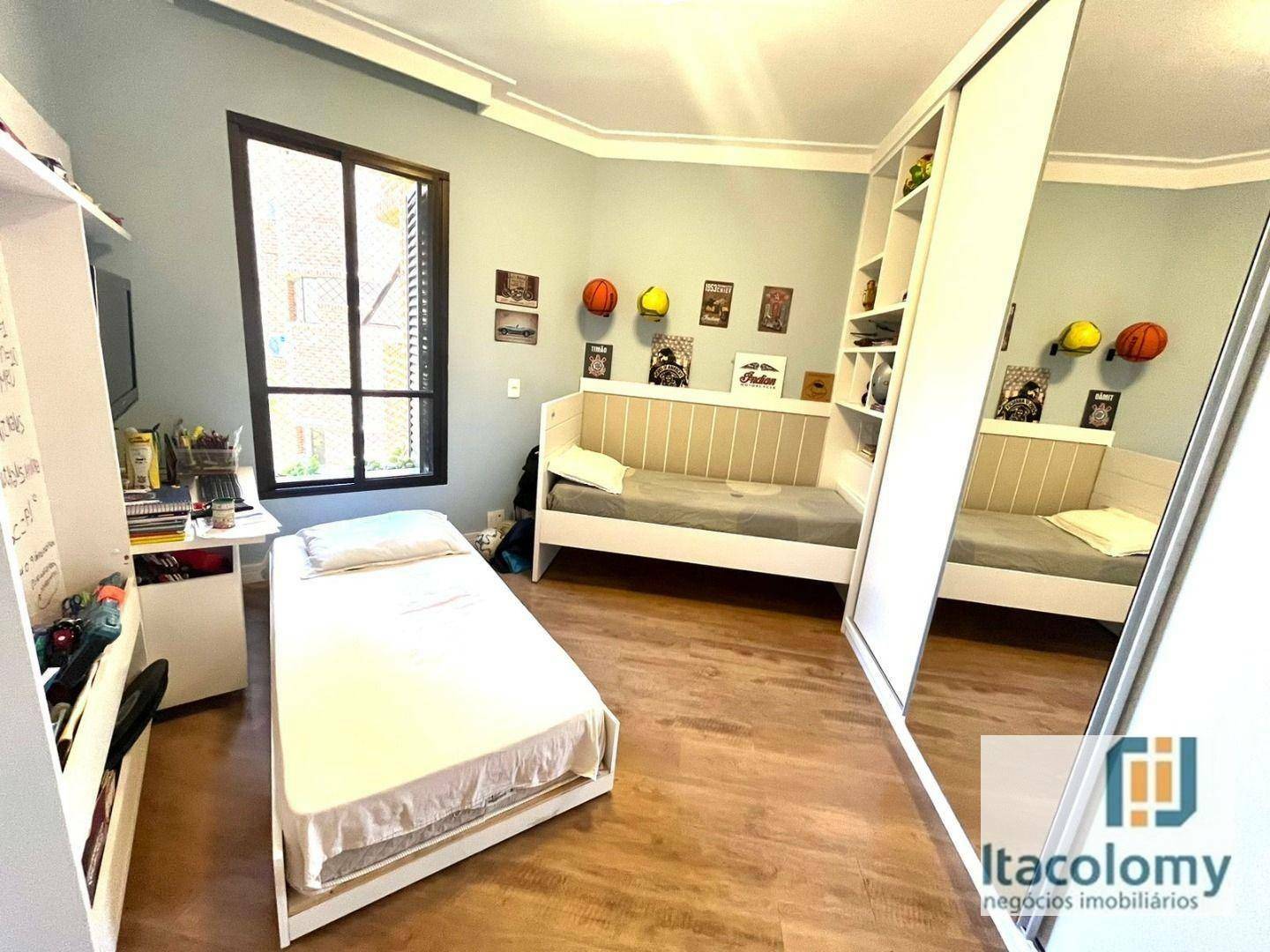 Apartamento à venda com 3 quartos, 212m² - Foto 26